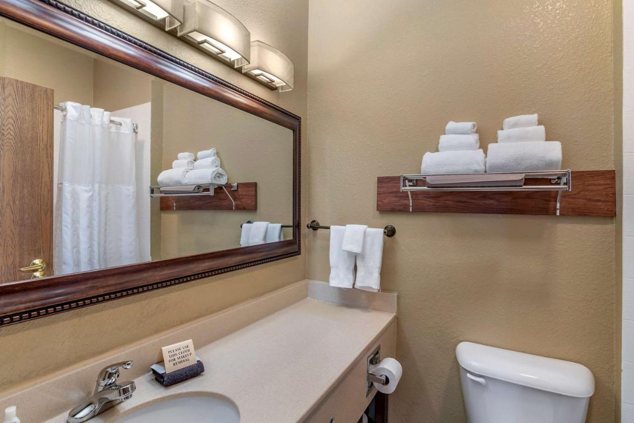 Comfort Inn Warrensburg Station Экстерьер фото