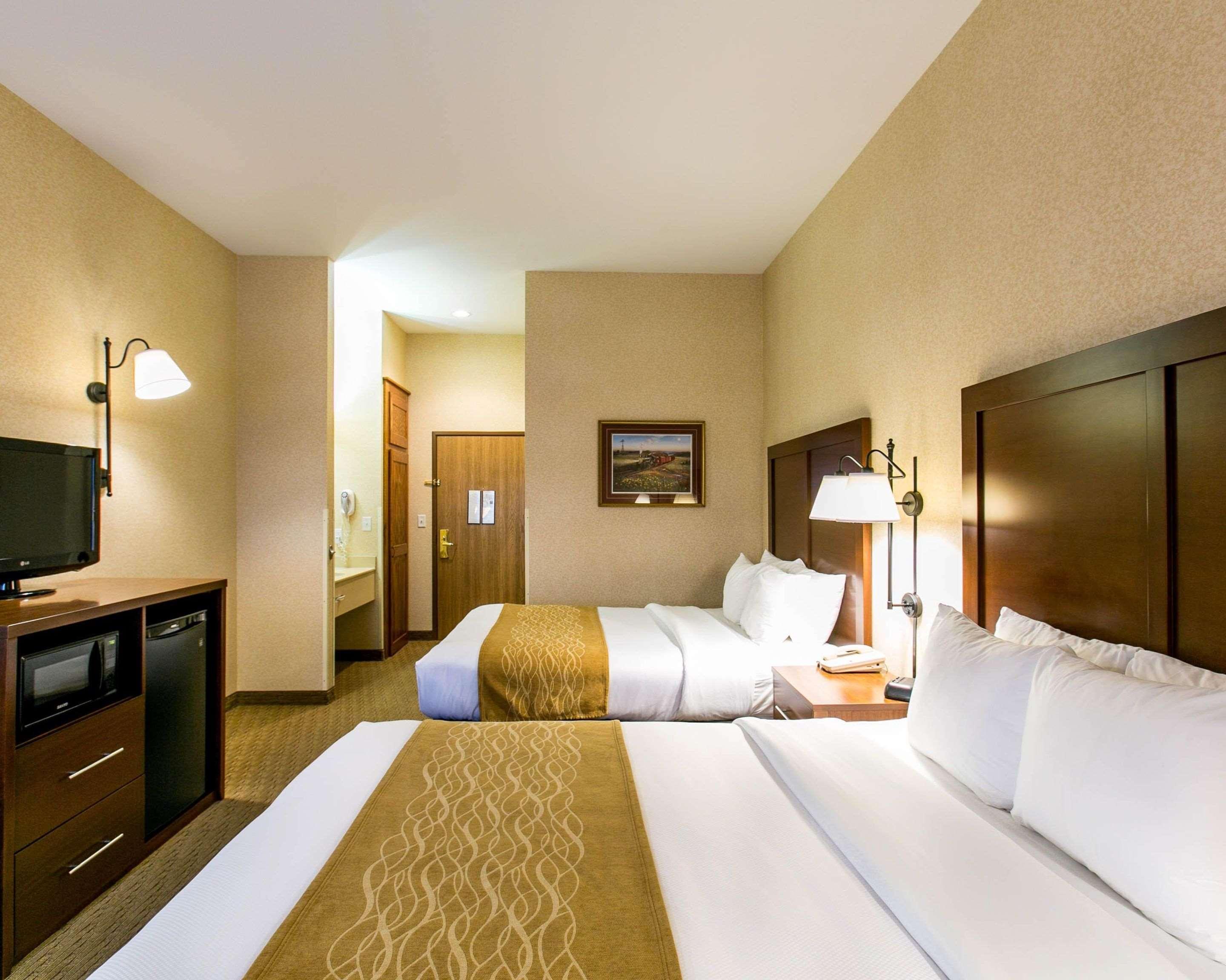 Comfort Inn Warrensburg Station Экстерьер фото