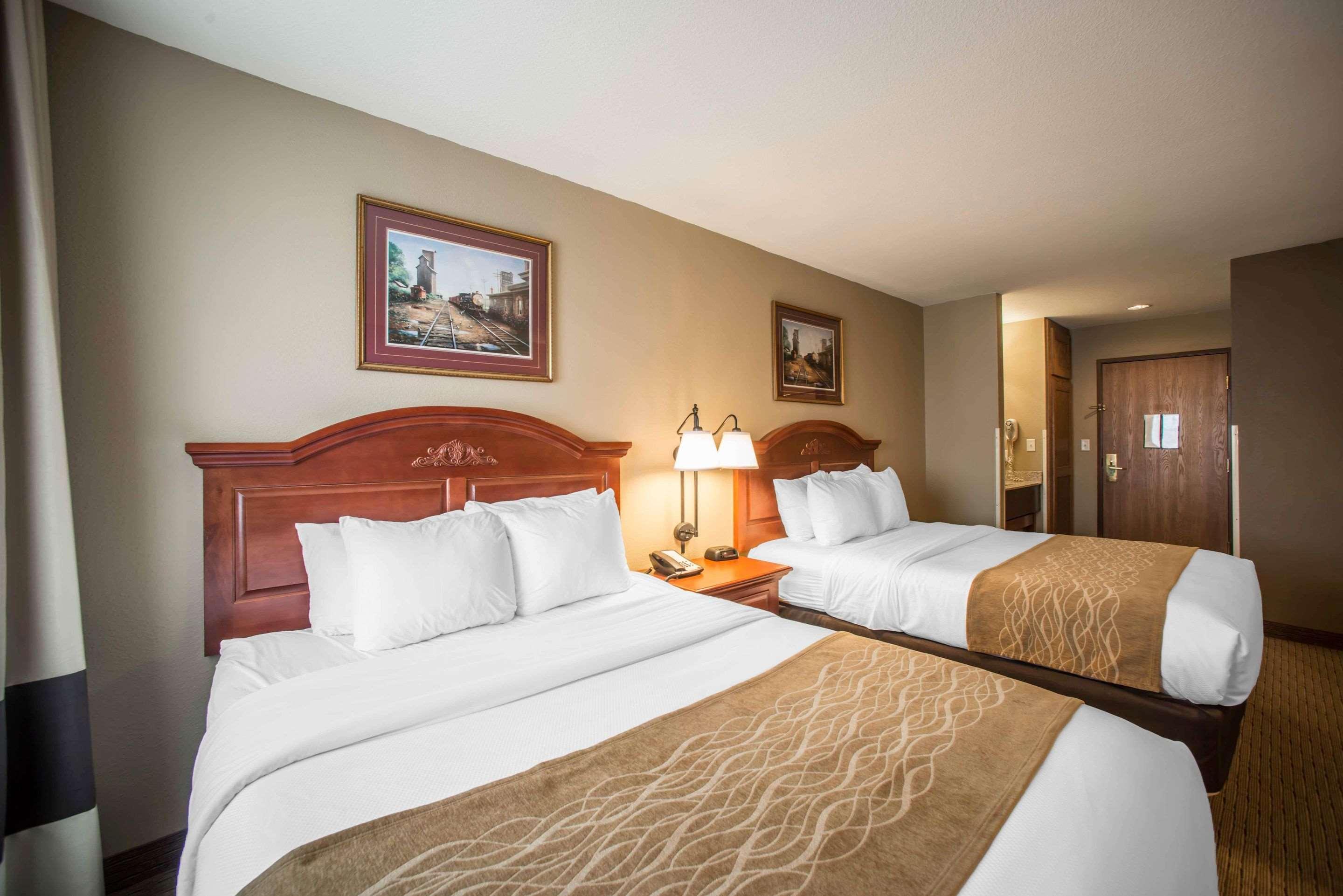 Comfort Inn Warrensburg Station Экстерьер фото