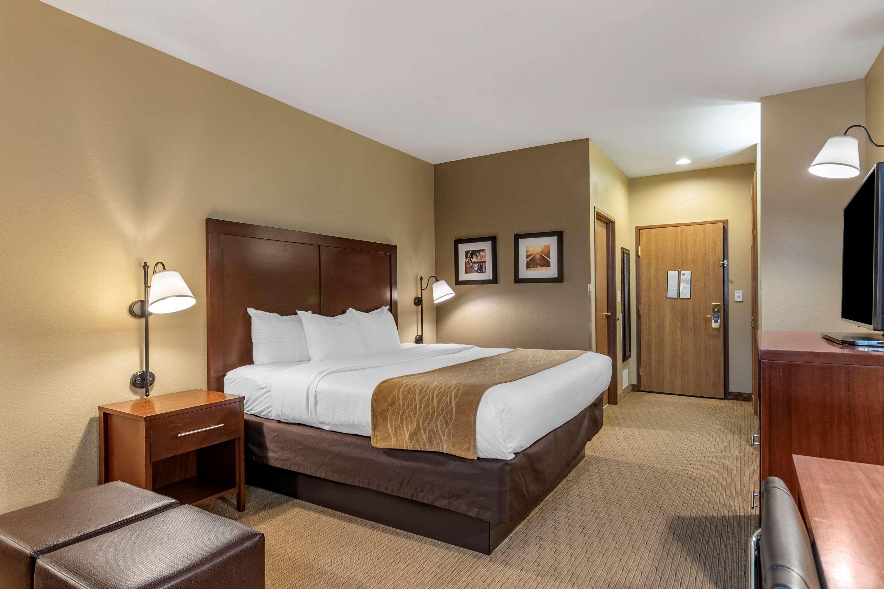 Comfort Inn Warrensburg Station Экстерьер фото