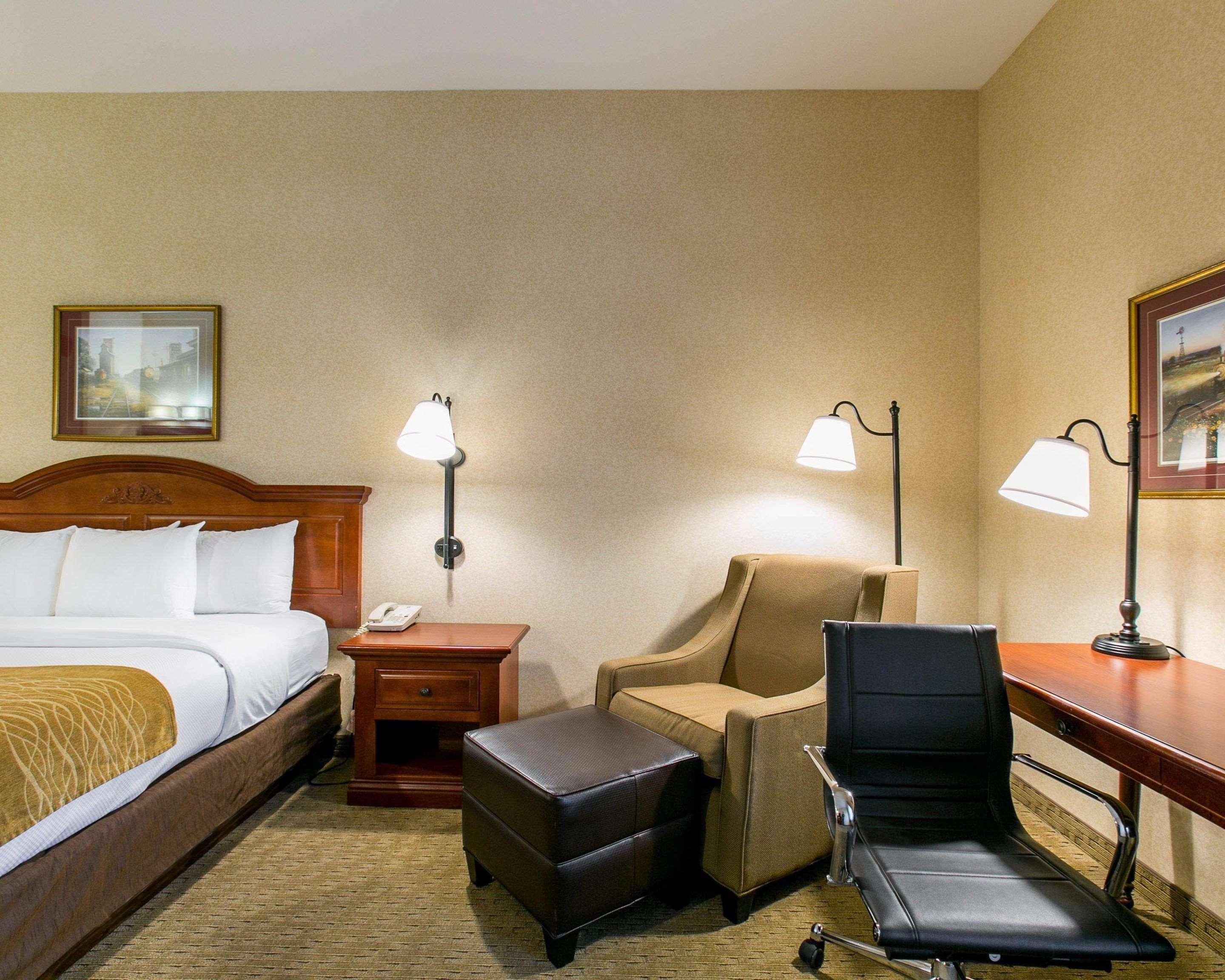 Comfort Inn Warrensburg Station Экстерьер фото